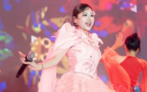 Xôn xao khoảnh khắc Ngọc Trinh đi chụp ảnh cưới - Ảnh 7.