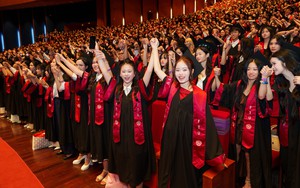 1 trường ĐH kinh tế ở Hà Nội tuyển giảng viên lương 40 triệu đồng/tháng, thưởng 200 triệu đồng nếu đáp ứng điều kiện này - Ảnh 2.