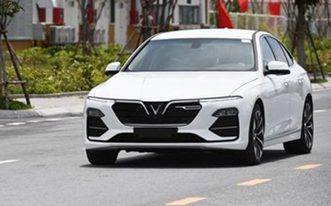 Xe VinFast bất ngờ giảm giá mạnh gần 300 triệu đồng