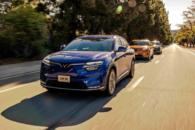 Giữ đà tăng 32% dù áp lực chốt lời lớn, vốn hoá VinFast chính thức vượt xa cột mốc 100 tỷ USD Giữ đà tăng 32% dù áp lực chốt lời lớn, vốn hoá VinFast chính thức vượt xa cột mốc 100 tỷ USD