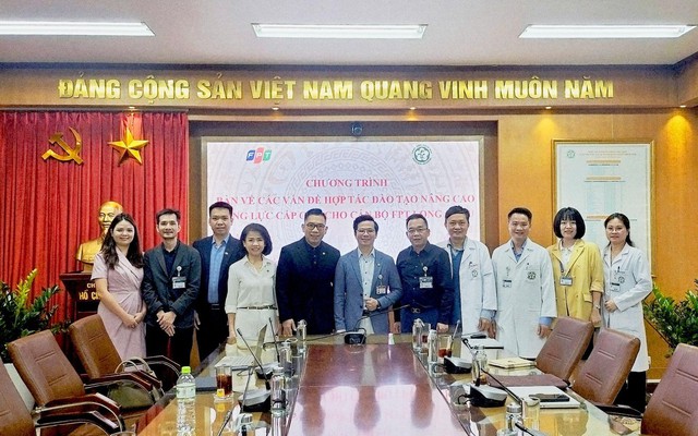 Bệnh viện Bạch Mai đào tạo nâng cao năng lực cấp cứu cho cán bộ y tế Long Châu