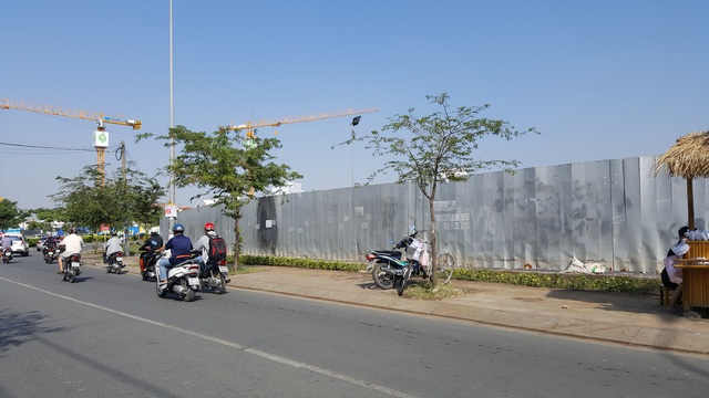 
Khu đất rộng gần 2ha của Đức Khải đang chuẩn bị được đầu tư nằm ngay mặt tiền đường Nguyễn Hữu Thọ
