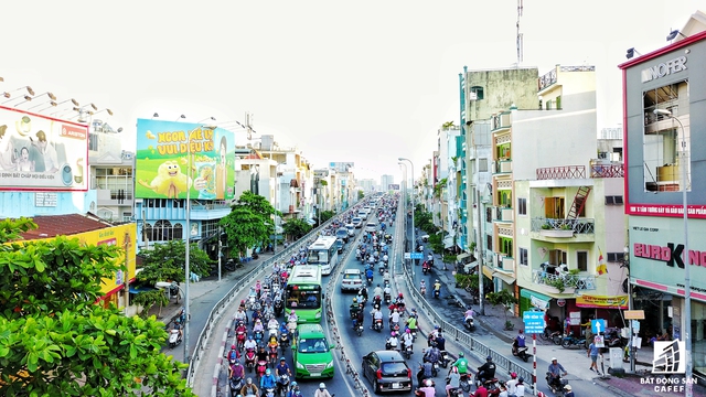 
Đoạn đường Nguyễn Hữu Thọ - Khánh Hội trở thành nổi ám ảnh cho mọi người

 
