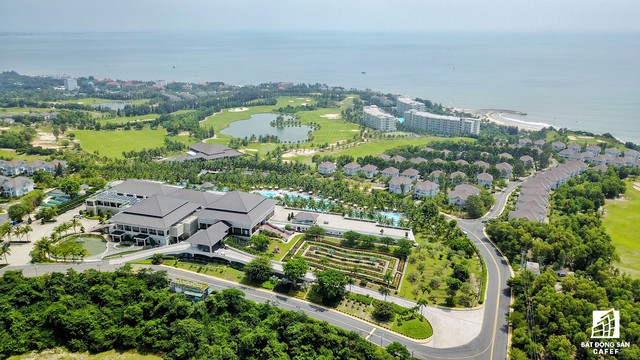 
Trên thực tế, Phan Thiết phát triển muộn hơn so với các trung tâm du lịch khác như Đà Nẵng, Nha Trang hay Vũng Tàu nhưng cũng đang cho thấy tiềm năng cho một thị trường nghỉ dưỡng mới.

 
