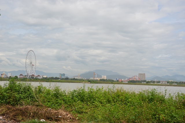  Khu đất nằm dọc bờ sông Hàn, nhìn đối diện về công viên châu Á do tập đoàn Sungroup đầu tư. 
