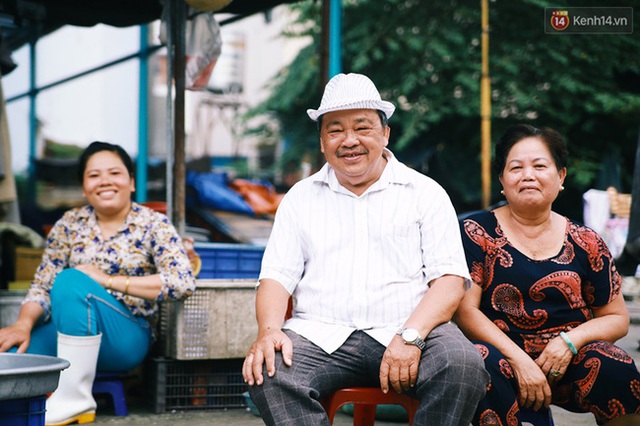 Ông bà Năm - đôi vợ chồng già lập chợ miễn phí cho người bán hàng rong ở quận Tân Phú, Sài Gòn.