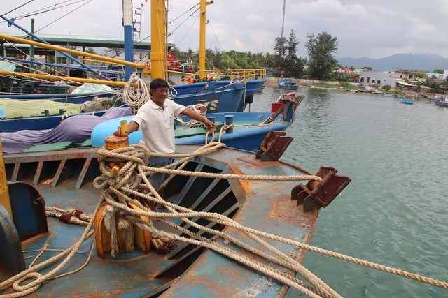 
Tàu vỏ thép của ngư dân Bình Định vừa đóng mới đã rỉ sét và hư hỏng máy
