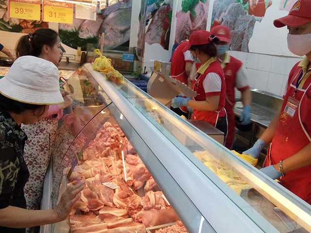 
Giá thịt heo mảnh tại các chợ và siêu thị đang tăng trở lại. Ảnh: Q.HUY
