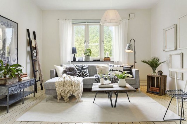 
Tòa bộ căn hộ được thiết kế mang đậm phong cách Scandinavian với sự tối giản, hòa hợp của nội thất gỗ và sắc màu trung tính.

 
