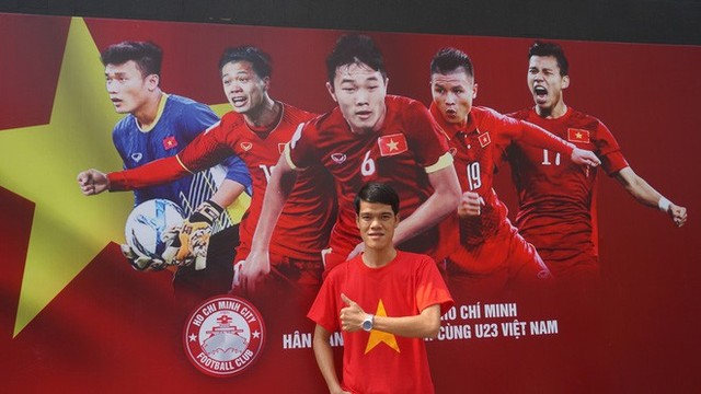  11 màn hình “khủng” tại phố đi bộ Nguyễn Huệ trực tiếp chung kết U23 Việt Nam được lắp như thế nào? - Ảnh 9.