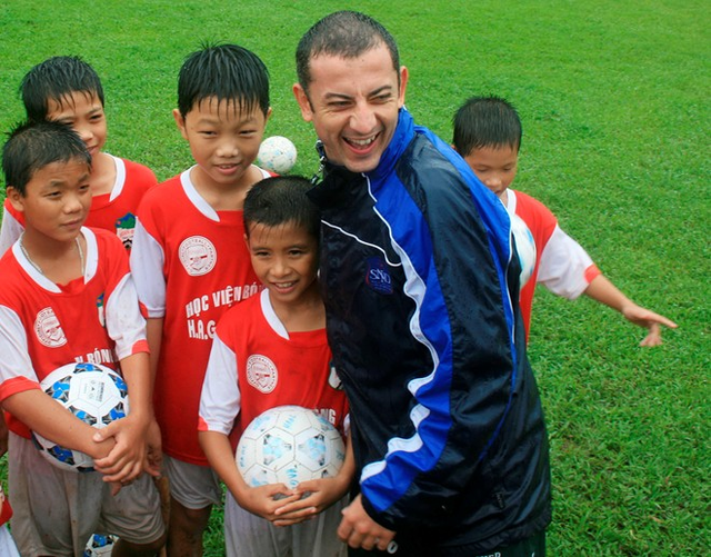 Lương Xuân Trường - Hành trình từ cậu bé tí hon cùng ước mơ với trái bóng tới người hùng thầm lặng của đội U23 Việt Nam - Ảnh 1.