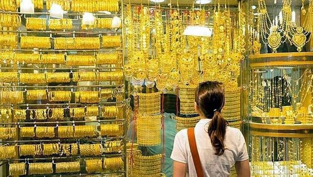 Choáng ngợp trước chợ vàng lớn nhất thế giới ở Dubai - Ảnh 4.