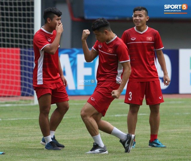 Không được tập trên sân chính, U19 Việt Nam phải tập luyện trong đường hầm trước trận mở màn giải U19 châu Á - Ảnh 2.