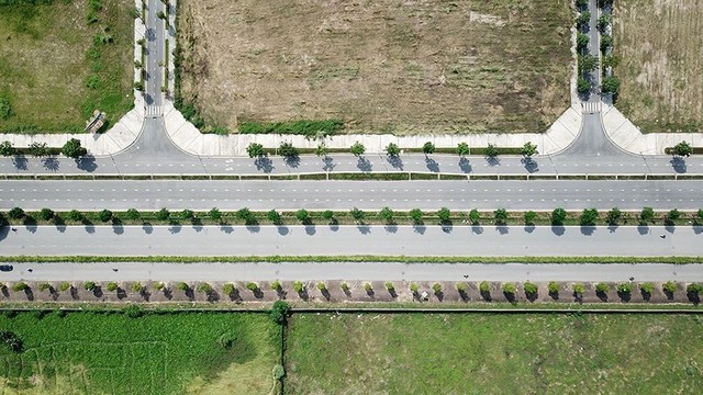 Mãn nhãn với con đường có 10 làn chuẩn bị thông xe ở Hà Nội   - Ảnh 3.