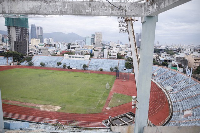  Cảnh hoang phế bên trong sân vận động Chi Lăng sau 8 năm được gả cho Phạm Công Danh - Ảnh 9.