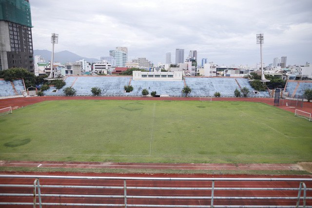  Cảnh hoang phế bên trong sân vận động Chi Lăng sau 8 năm được gả cho Phạm Công Danh - Ảnh 10.