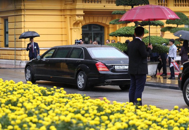 Cận cảnh lễ đón Thủ tướng Nga Dmitry Medvedev tại Phủ Chủ tịch - Ảnh 1.