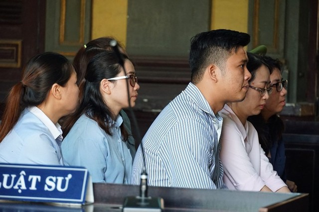 Tòa buộc Eximbank phải trả gốc và lãi cho bà Chu Thị Bình - Ảnh 1.