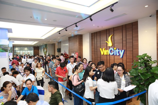 VinCity “đốt nóng” thị trường địa ốc Hà Nội với 7/16 tòa được đặt mua, vì sao lại thế? - Ảnh 1.