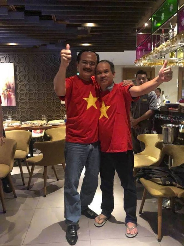 Việt Nam vô địch AFF Cup 2018, hàng ngàn người hâm mộ gửi lời tri ân đến bầu Đức - Ảnh 1.