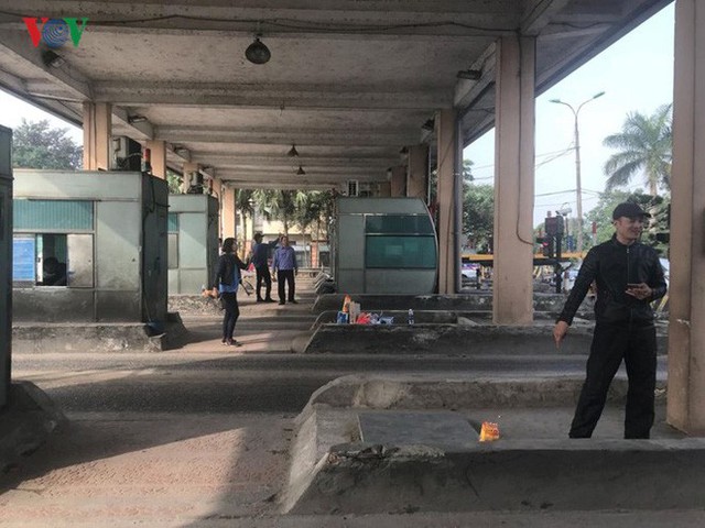  Hình ảnh trạm BOT Bắc Thăng Long – Nội Bài ​“thất thủ” do lái xe phản đối - Ảnh 8.