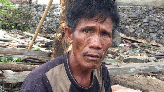 Lựa chọn giữa cứu vợ hoặc cứu mẹ trong cơn sóng thần, người đàn ông Indonesia buộc phải đưa ra quyết định nghiệt ngã - Ảnh 4.