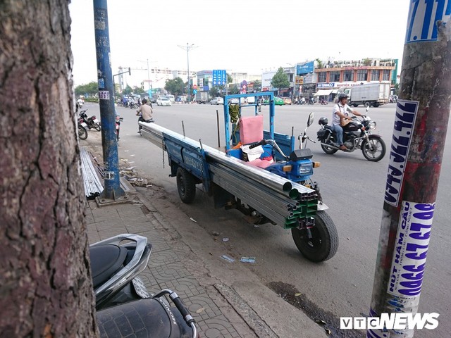 Ảnh: Xe máy chém lộng hành khắp phố Sài Gòn dịp cận Tết - Ảnh 5.