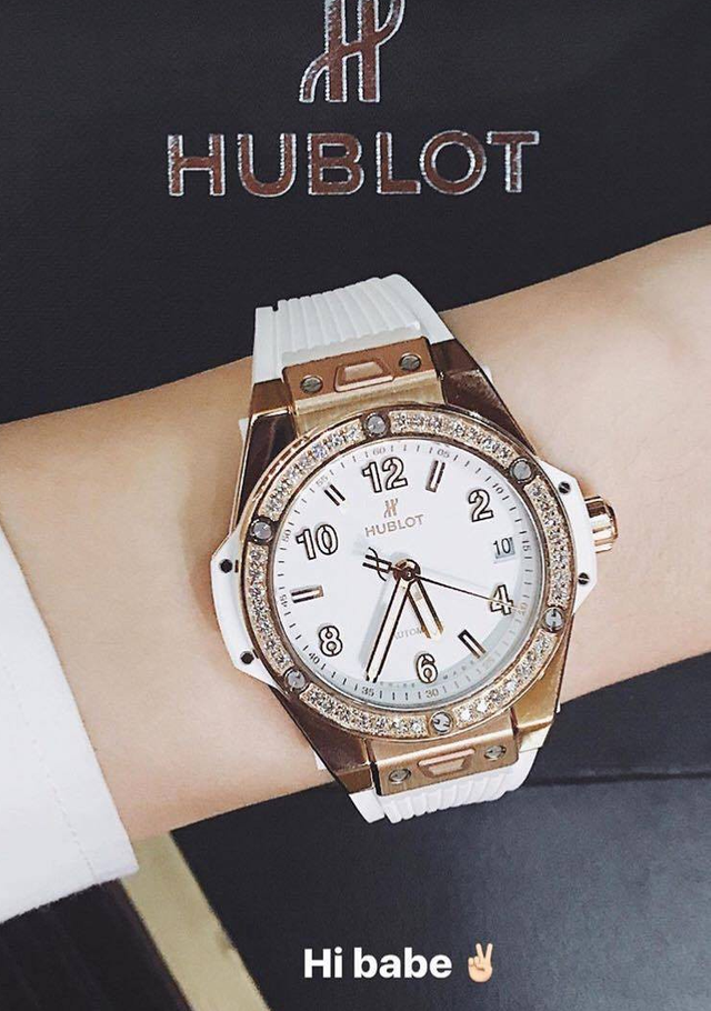 HH Kỳ Duyên đập hộp chiếc Hublot 400 triệu: 138 viên kim cương và là niềm mơ ước của dân chơi sành sỏi - Ảnh 4.