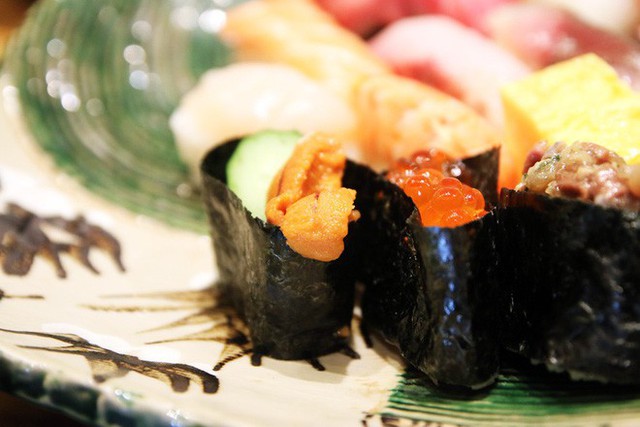 Blogger nổi tiếng Mark Wiens chia sẻ hành trình khám phá quán sushi cực ngon ở Tokyo - Ảnh 11.