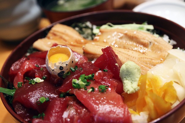 Blogger nổi tiếng Mark Wiens chia sẻ hành trình khám phá quán sushi cực ngon ở Tokyo - Ảnh 5.