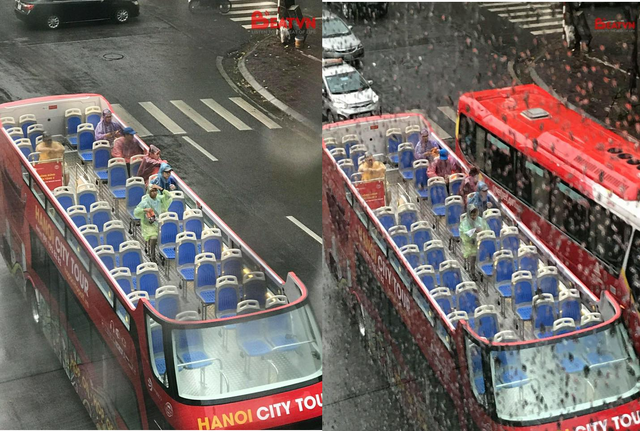 Hàng loạt hành khách mặc áo mưa trải nghiệm du lịch Hà Nội trên xe bus 2 tầng - Ảnh 1.