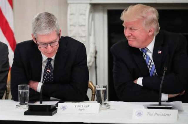 Tổng thống Trump liên tiếp trấn an Tim Cook rằng iPhone sẽ không bị ảnh hưởng bởi thuế quan của Trung Quốc - Ảnh 1.