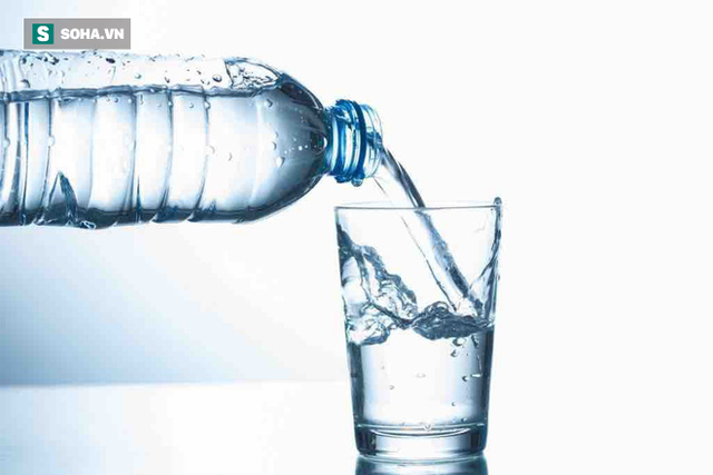  Cách uống nước để điều trị căn bệnh nguy hiểm nhất thế giới: Già trẻ đều nên tham khảo - Ảnh 1.