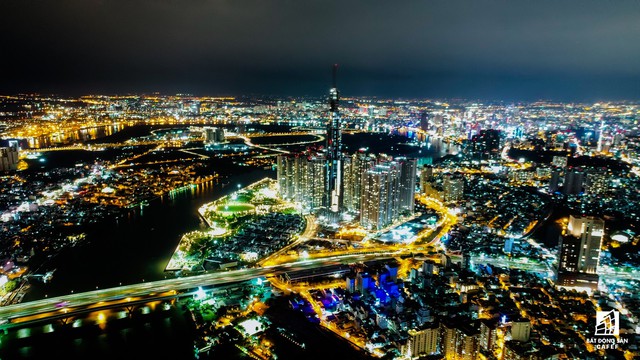 Tòa nhà cao nhất Việt Nam lung linh về đêm giữa Sài Gòn - Ảnh 6.