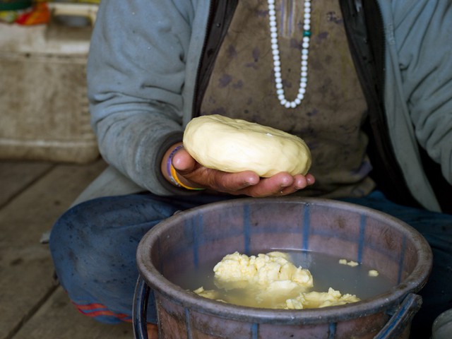 Đất nước Bhutan có một món ăn rất đánh lừa thị giác, cứ ngỡ là xâu kẹo những sự thật lại vô cùng bất ngờ - Ảnh 3.