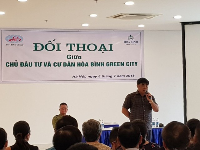 Sau công văn hỏa tốc của Hà Nội và cuộc gặp bất ngờ của đại gia “Đường bia”, cư dân Hòa Bình Green City mong sớm có sổ đỏ - Ảnh 3.