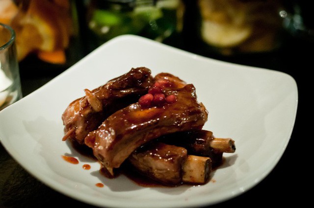 Lấy cảm hứng từ món ăn Việt Nam, nhà hàng tại New York đã chế biến ra món sườn cùng loại quả chẳng hề liên quan - Ảnh 4.