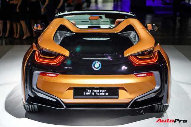 Chiêm ngưỡng siêu phẩm BMW i8 mui trần lần đầu tới Đông Nam Á - Ảnh 2.