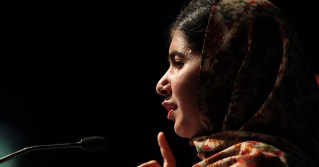 Chủ nhân giải Nobel Hoà Bình Malala Yousafzai: Tất cả mọi người đều có thể tạo nên thay đổi vĩ đại, đừng vì nghĩ mình còn trẻ mà tự giới hạn, kìm hãm bản thân - Ảnh 1.