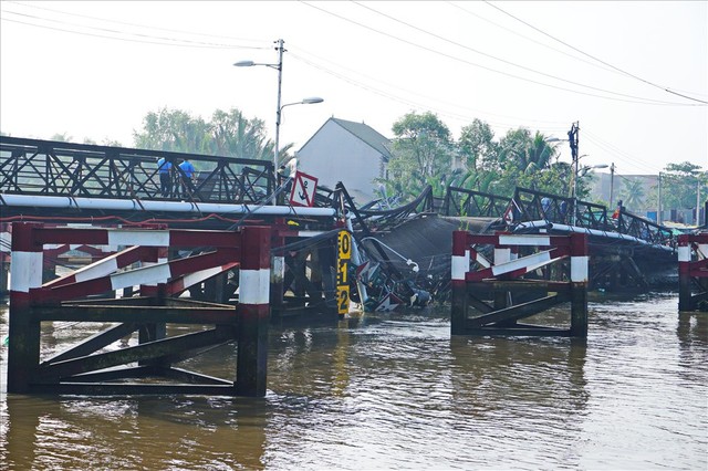 Sau vụ sập cầu sắt ở TPHCM: Còn 30 cây cầu yếu chờ...sập - Ảnh 1.