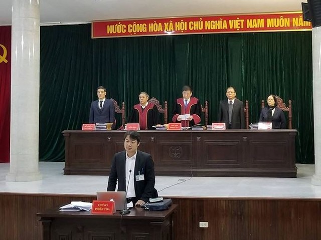 Hà Văn Thắm hầu tòa trong phiên xử 4 sếp Bình Sơn - Ảnh 1.