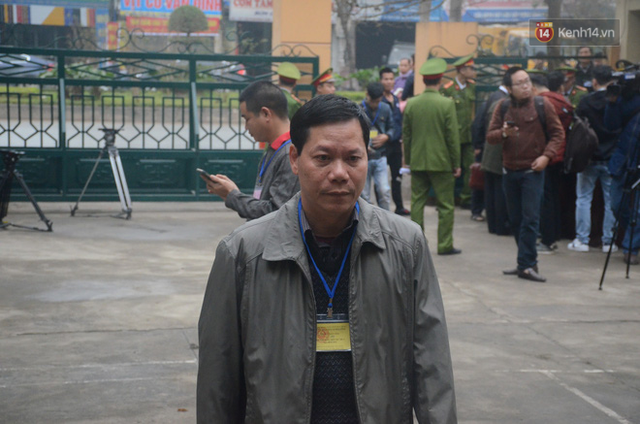 Xét xử vụ sự cố chạy thận làm 9 người chết ở Hoà Bình: Bác sỹ Hoàng Công Lương vắng mặt không lý do - Ảnh 1.