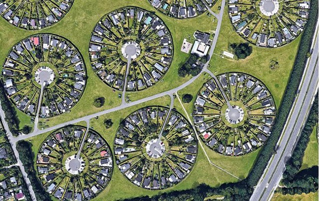 Độc đáo ngôi làng vòng tròn siêu thực ở Đan Mạch - Ảnh 5.
