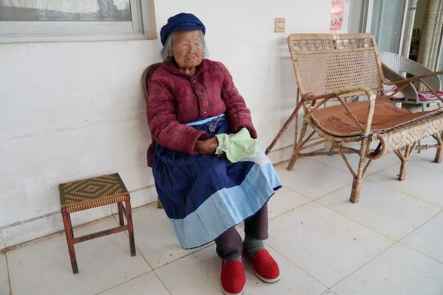 Cụ bà 107 tuổi, chỉ phải đi viện 2 lần trong đời tiết lộ bí quyết sống khỏe nhờ ăn loại quả này mỗi ngày - Ảnh 1.
