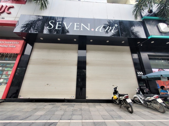 Sau bê bối cắt mác Trung Quốc gắn mác Việt, cửa hàng SEVEN.am Hà Nội đóng cửa im lìm - Ảnh 3.