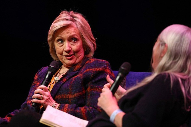 Bà Clinton sẽ tranh cử tổng thống Mỹ vào phút cuối? - Ảnh 1.