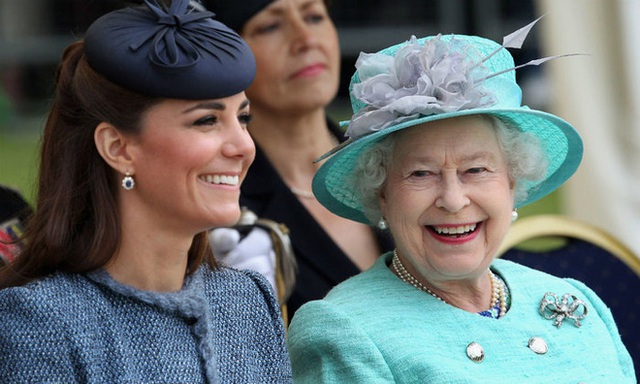 Công nương Kate lại nhận ân sủng chưa từng có từ Nữ hoàng Anh - Ảnh 4.
