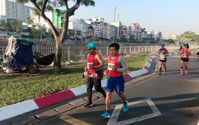 Sau khi thôi việc, ông Đoàn Ngọc Hải chạy marathon và đoạt huy chương - Ảnh 1.
