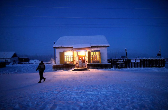 Ghé thăm ngôi làng lạnh nhất thế giới, nhiệt độ xuống tới -71,2 độ C hở cái gì ra là đóng băng cái ấy - Ảnh 21.