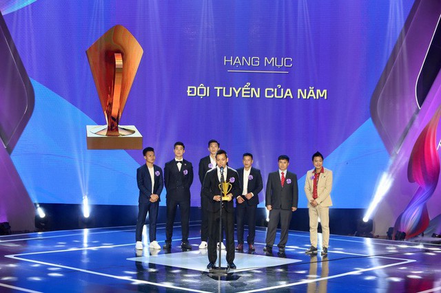  Sau QBV Việt Nam 2018, Quang Hải lại ẵm thêm danh hiệu cao quý - Ảnh 1.